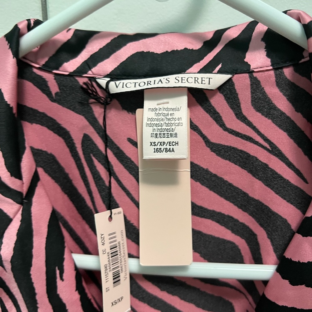 Victoria’s Secret women pajamas top. Size Xs - Picture 8 of 12